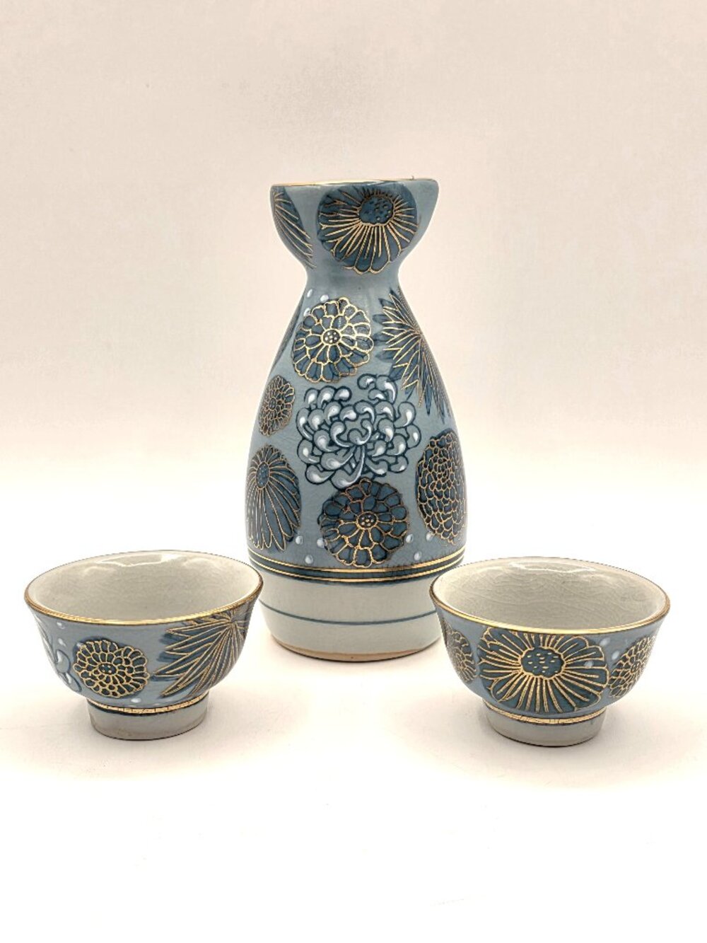 Vintage Japanese Kutani Ware Porcelain 5" Sake Bottle and 2 Matching Sake Cups